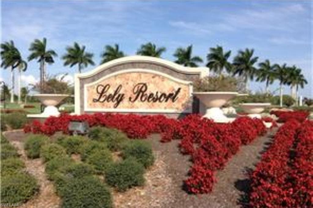 8246 Twelve Oaks CIR 221 NAPLES, FL 34113