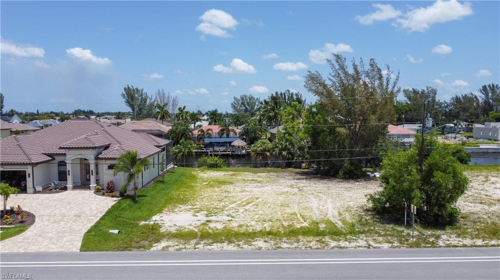 3613 Ceitus CAPE CORAL, FL 33991