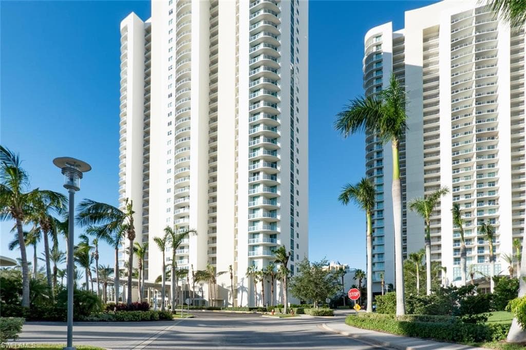 3000 Oasis Grand BLVD 2502 FORT MYERS, FL 33916