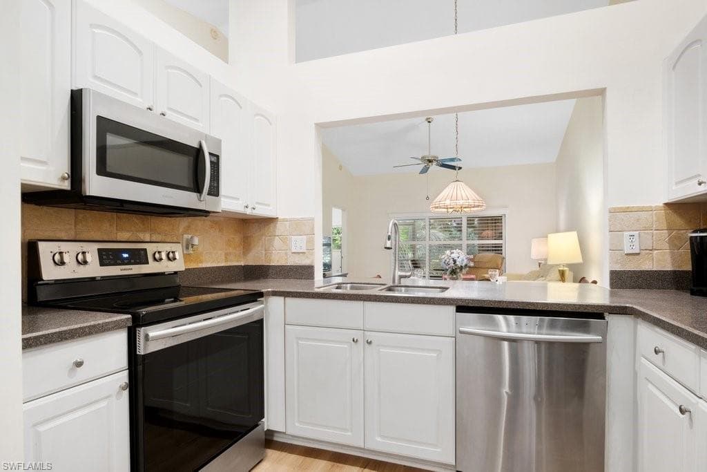 526 Saint Andrews BLVD 18 NAPLES, FL 34113