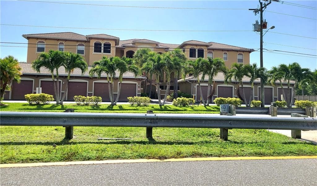 3724 Agualinda BLVD 201 CAPE CORAL, FL 33914