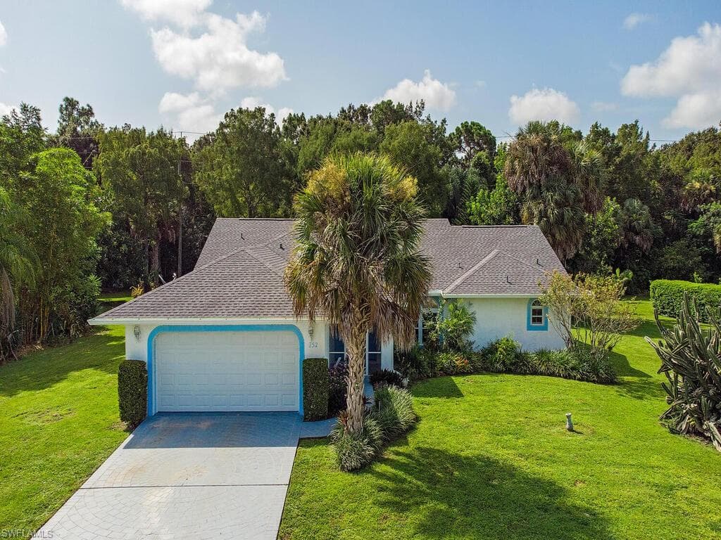 752 Saint Andrews BLVD NAPLES, FL 34113