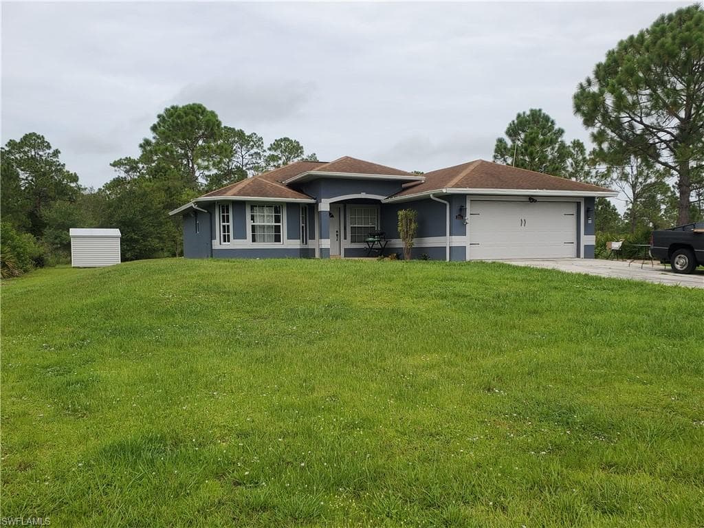 1305 Edison AVE LEHIGH ACRES, FL 33972