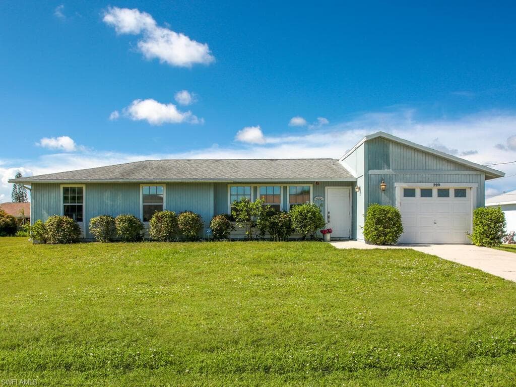 320 26th TER CAPE CORAL, FL 33904