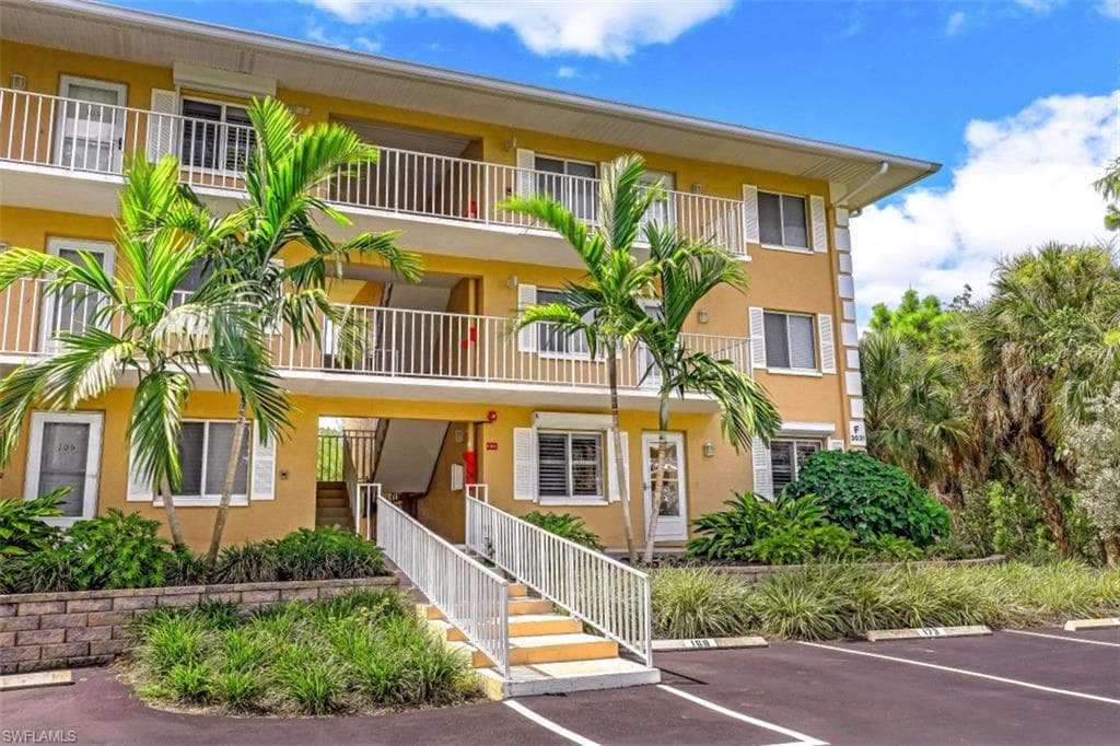 3031 Sandpiper Bay CIR F106 NAPLES, FL 34112