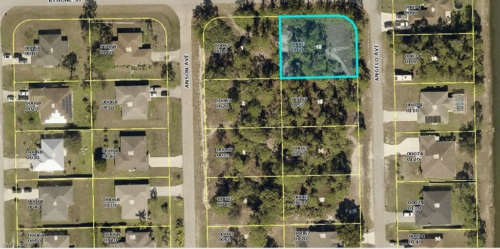 905 Angelo AVE LEHIGH ACRES, FL 33971