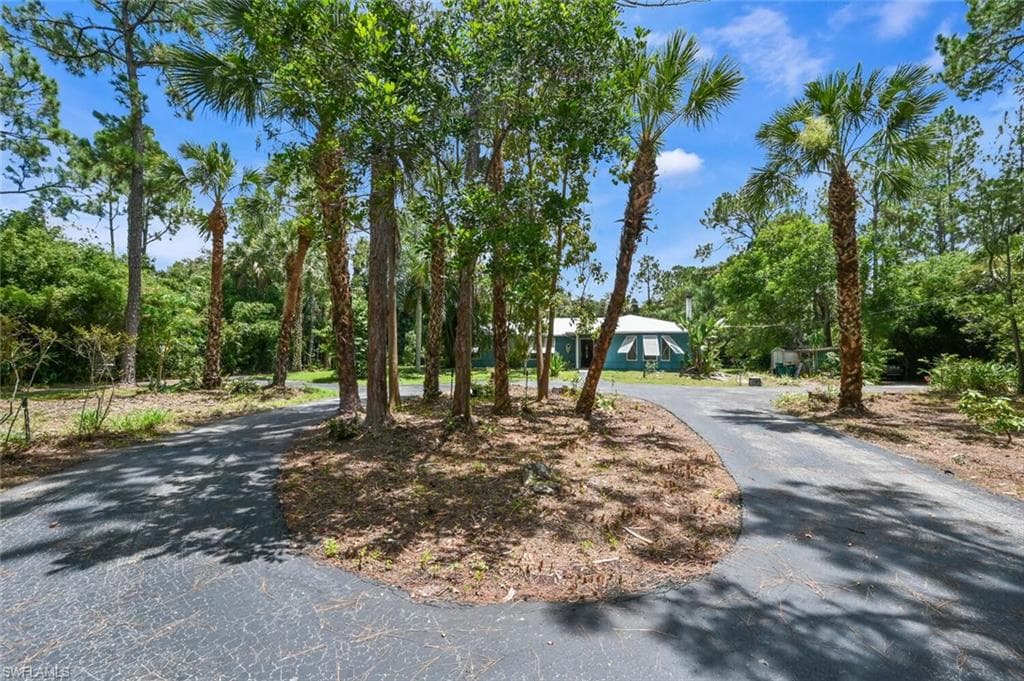 410 6th ST NE NAPLES, FL 34120