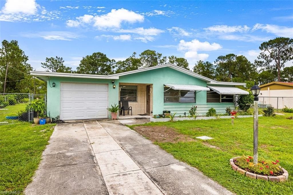 1216 Eighth AVE LEHIGH ACRES, FL 33972