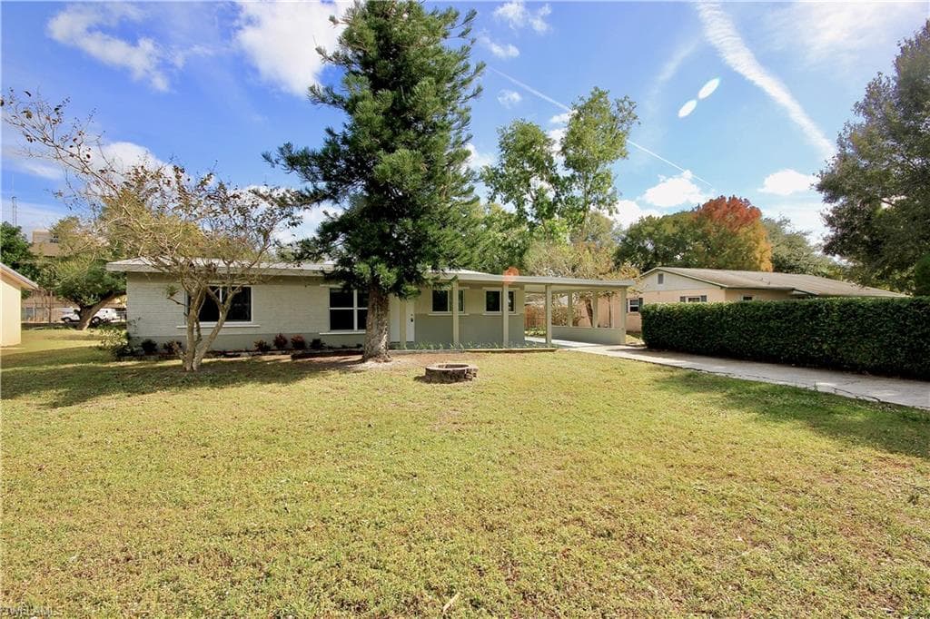 1662 Daniels DR NORTH FORT MYERS, FL 33917