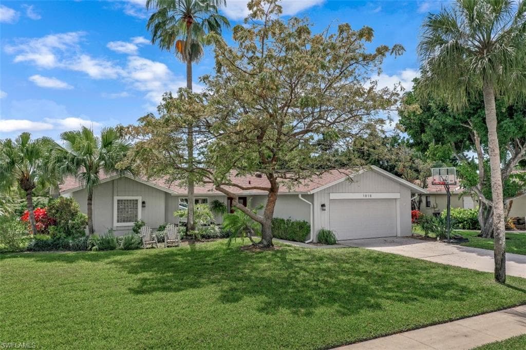 1010 Nottingham DR NAPLES, FL 34109
