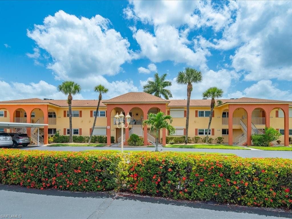 360 Charlemagne BLVD D202 NAPLES, FL 34112