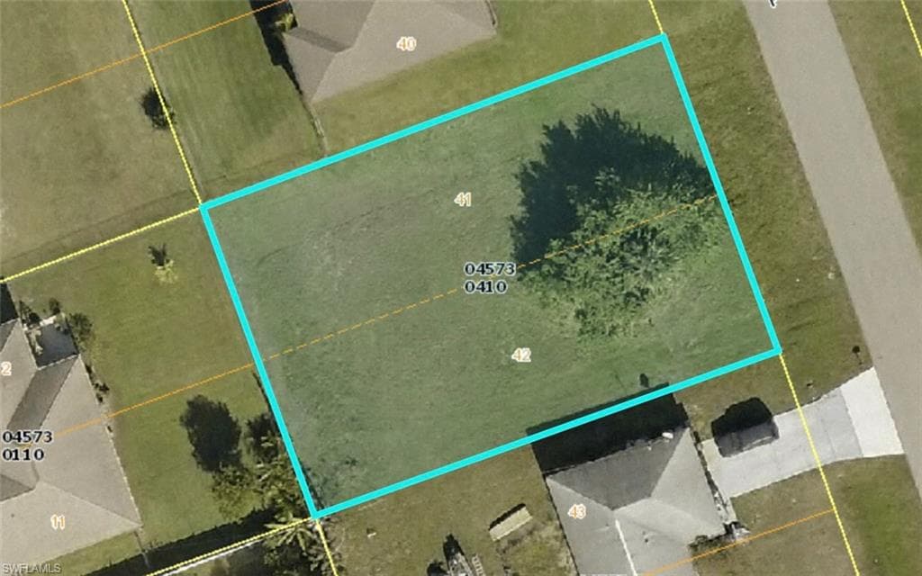614 SW 10th PL CAPE CORAL, FL 33991