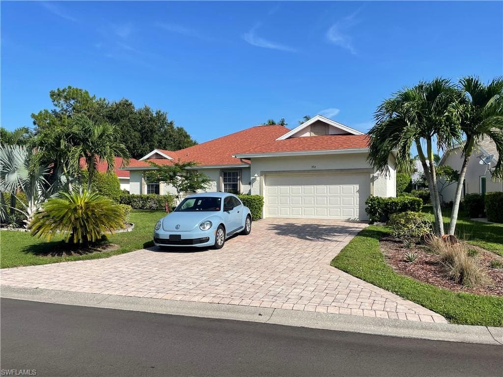 592 Lambton LN NAPLES, FL 34104