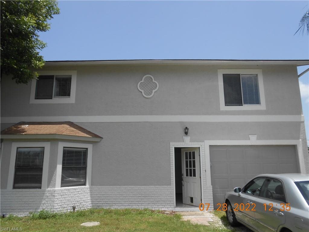 8279 Wren RD FORT MYERS, FL 33967
