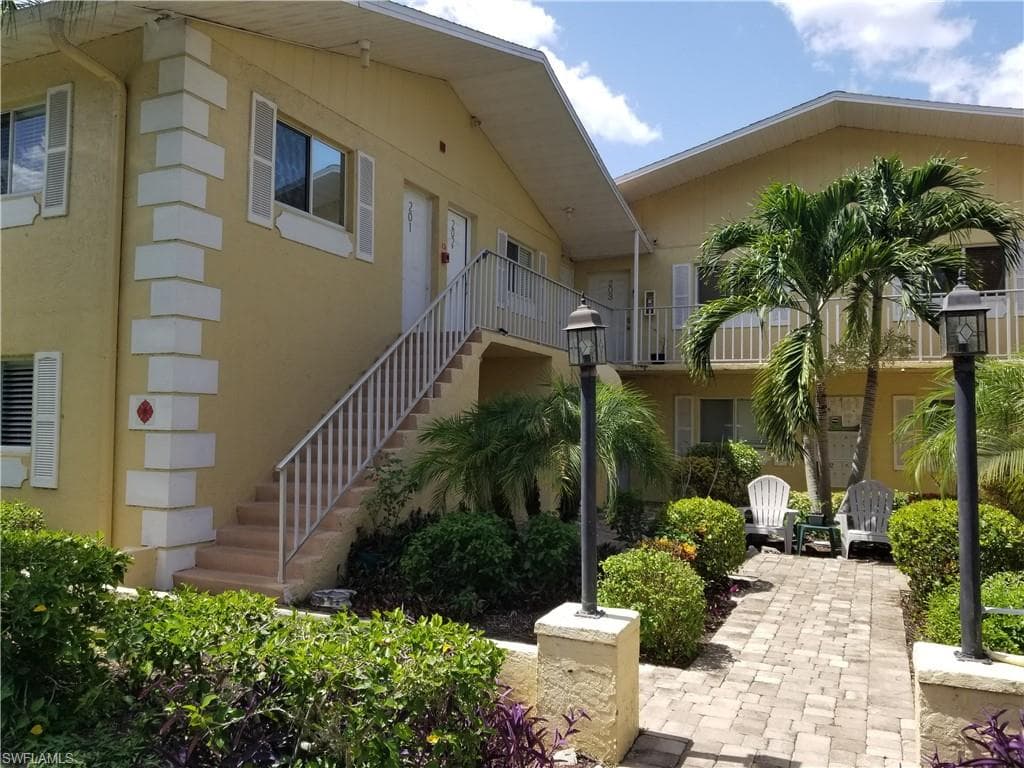 8162 Country RD 201 FORT MYERS, FL 33919