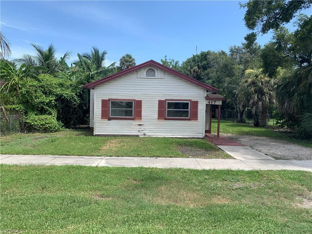 417 E Trinidad AVE CLEWISTON, FL 33440