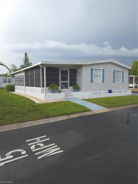 2 Grape ST ALVA, FL 33920