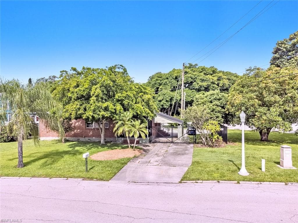 1799 Marlyn RD FORT MYERS, FL 33901