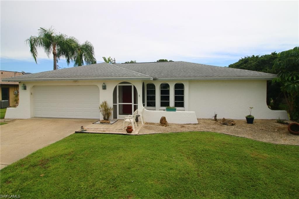 321 SE 33rd ST CAPE CORAL, FL 33904