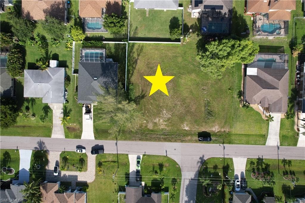 2202 SW 11th CT CAPE CORAL, FL 33991