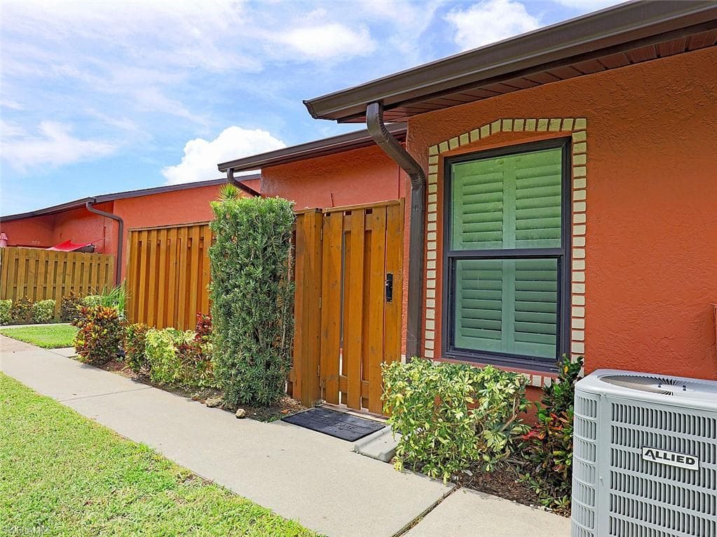804 SW 47th TER 204 CAPE CORAL, FL 33914