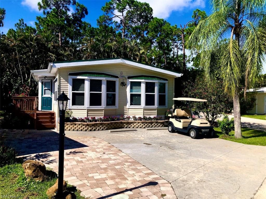 10933 Peregrine Falcon CIR 17 ESTERO, FL 33928
