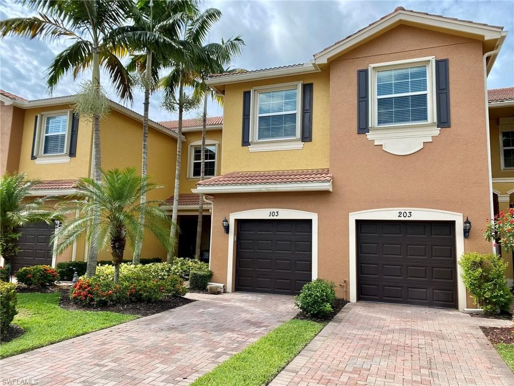 6525 Monterey PT 103 NAPLES, FL 34105