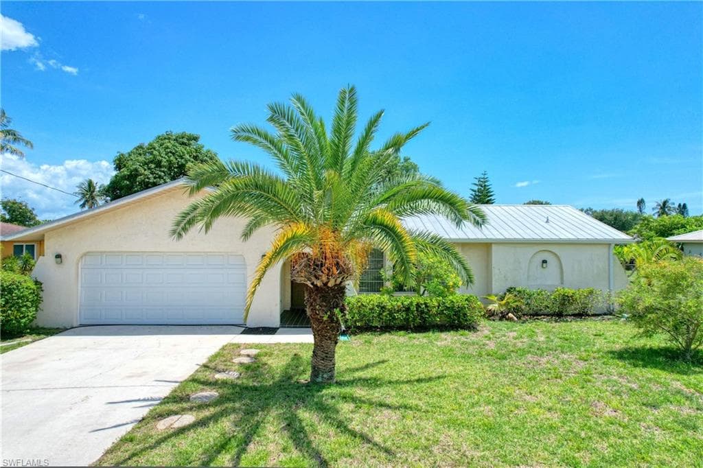 806 SE 32nd ST CAPE CORAL, FL 33904