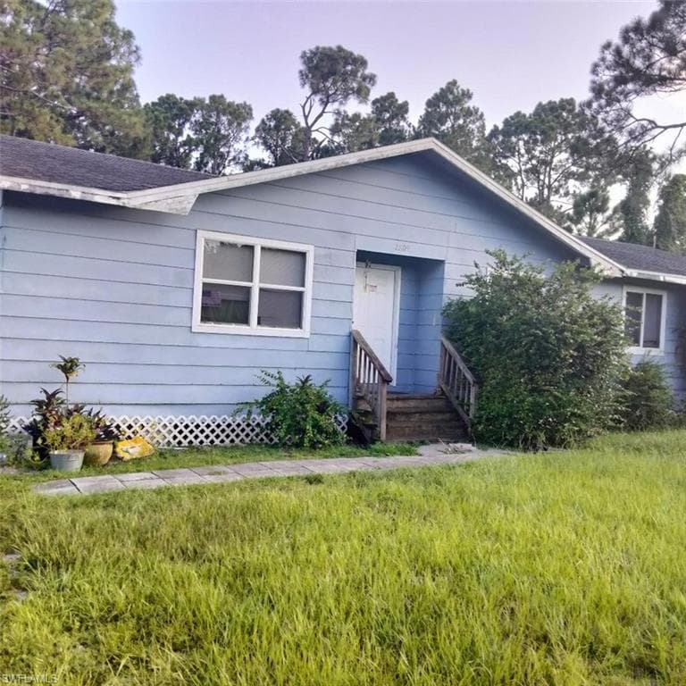 2809 1st ST SW LEHIGH ACRES, FL 33976