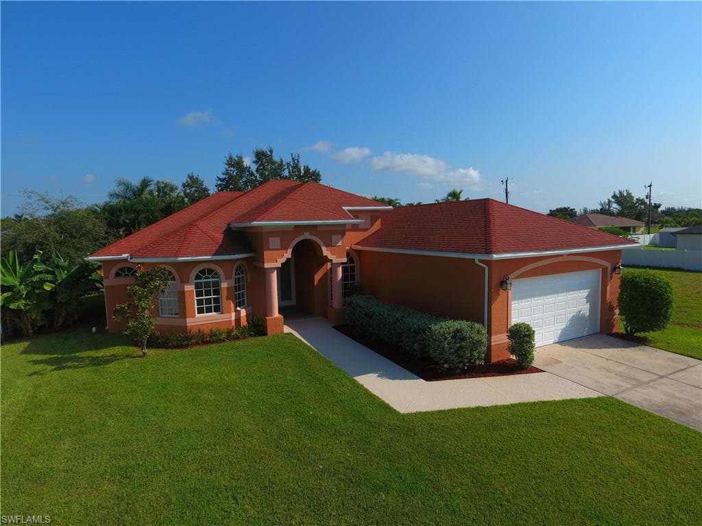 1217 SW 33rd TER CAPE CORAL, FL 33914