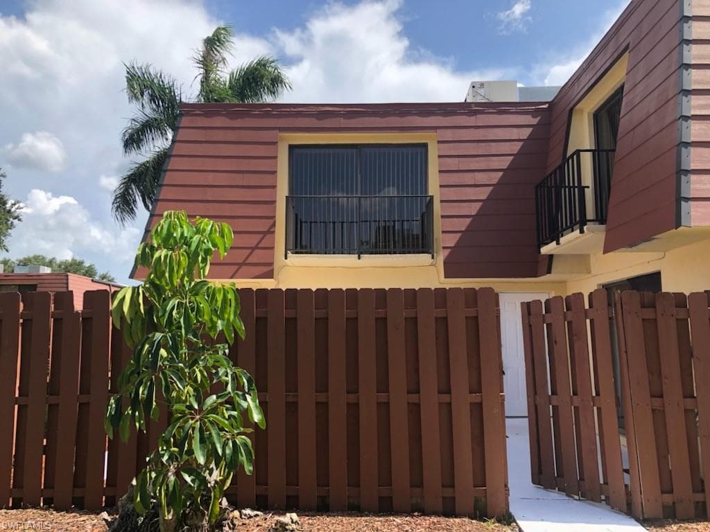 1544 Park Meadows DR 4 FORT MYERS, FL 33907