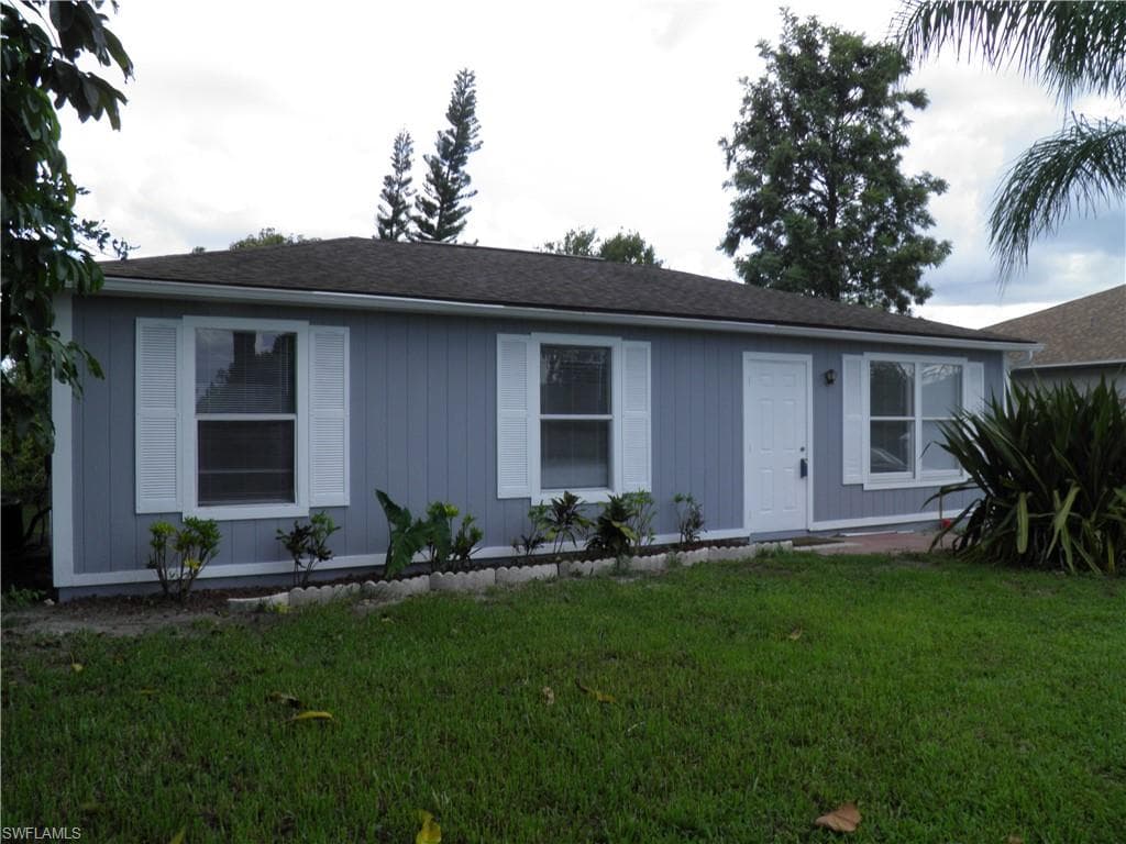 5227 7th ST W LEHIGH ACRES, FL 33971