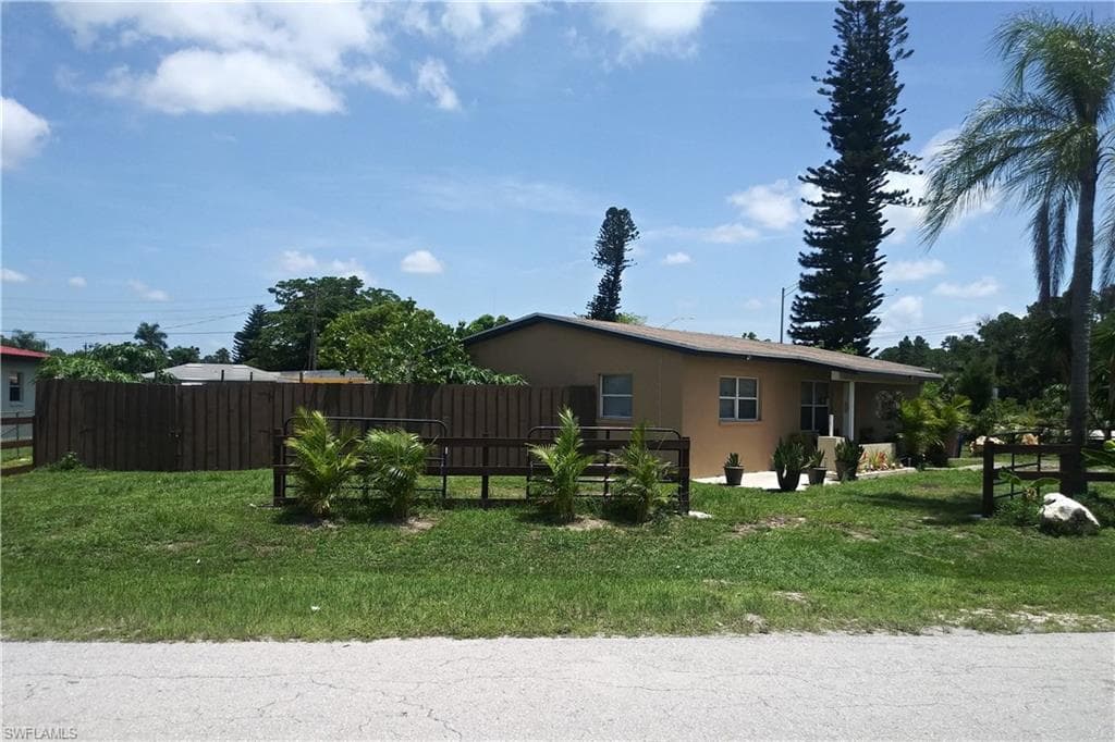 801 Joel BLVD LEHIGH ACRES, FL 33936
