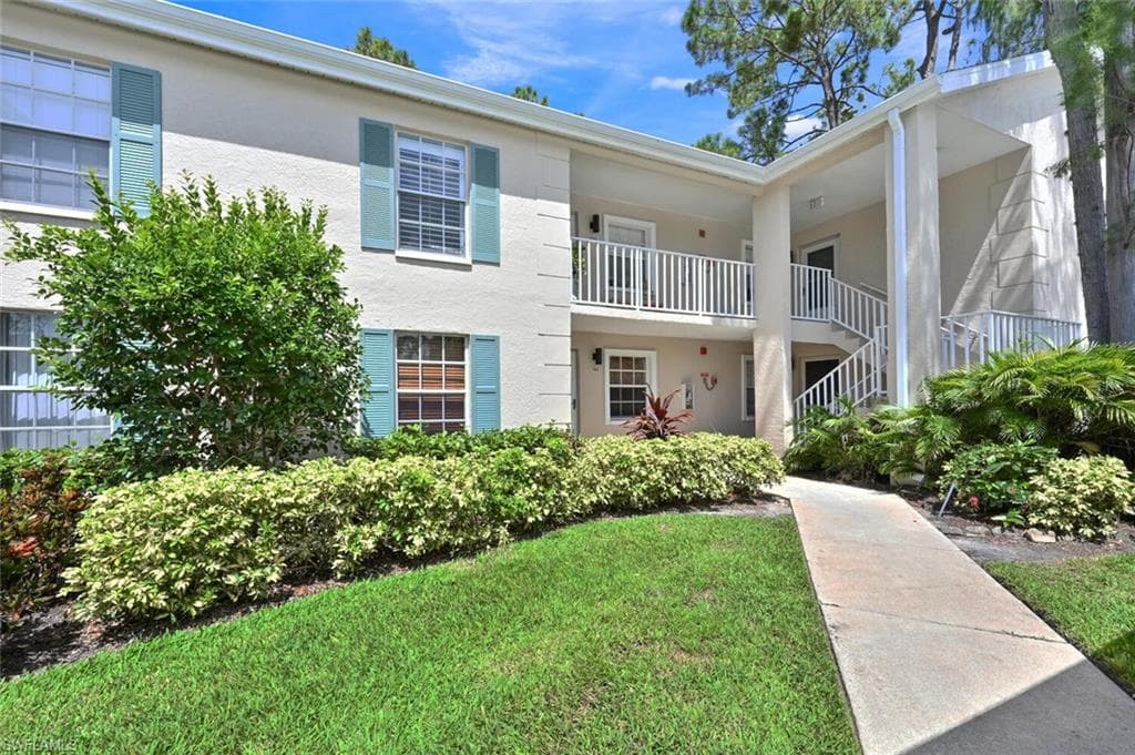 1706 Kings Lake BLVD 6-106 NAPLES, FL 34112
