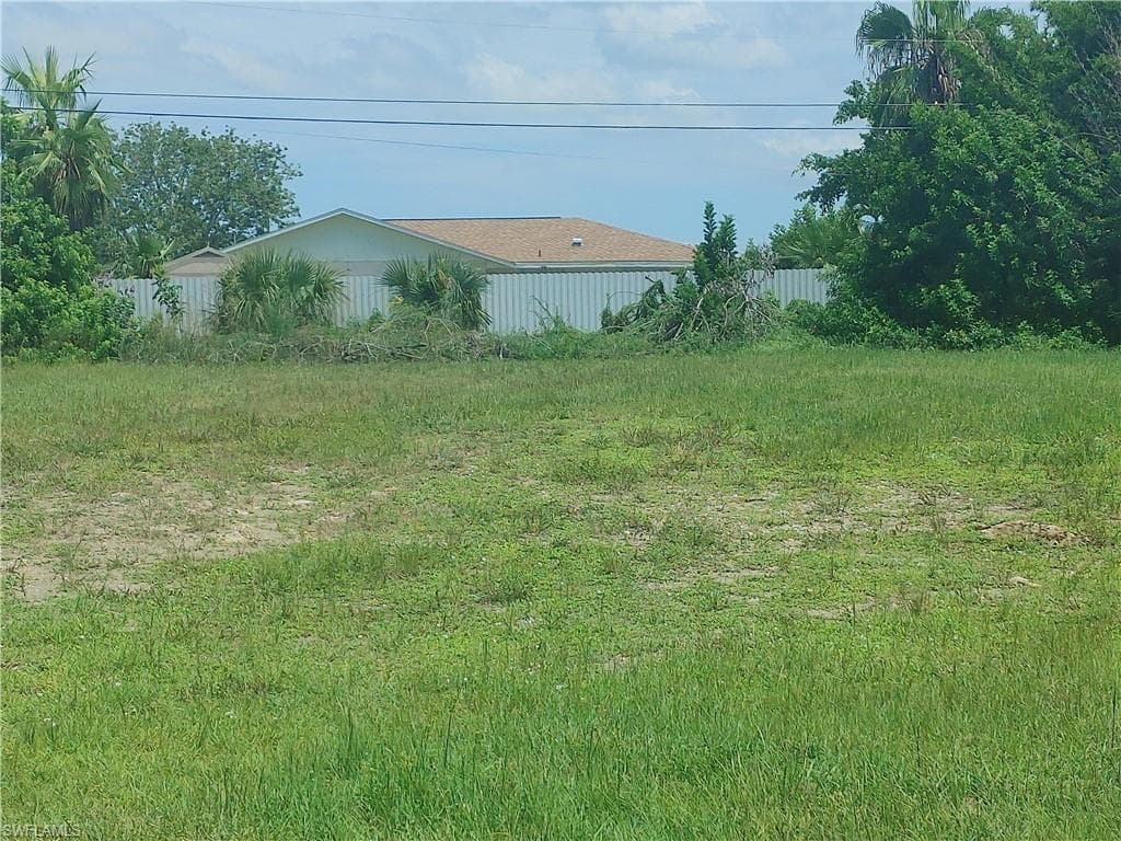 1111 SW 42nd TER CAPE CORAL, FL 33914