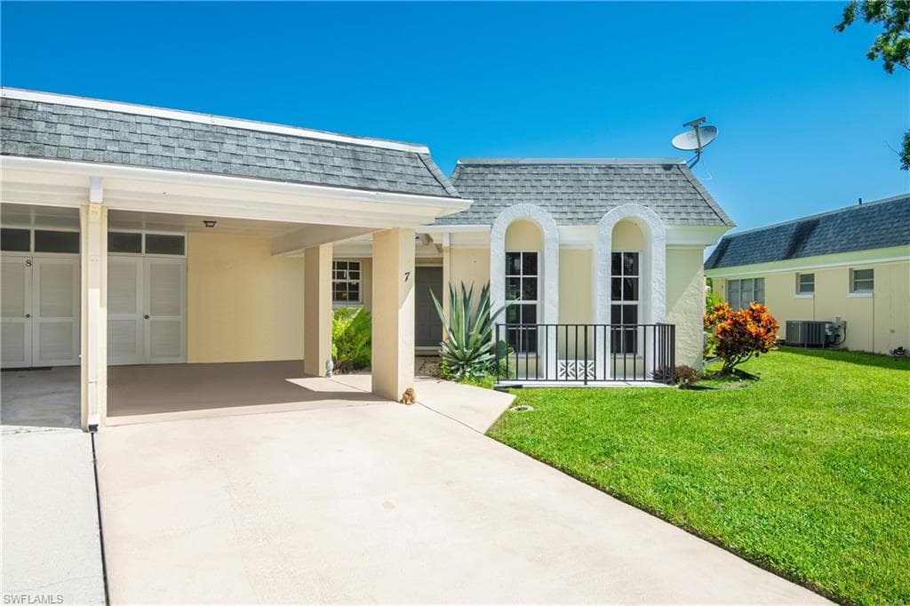 7 Park Lane CIR LEHIGH ACRES, FL 33936