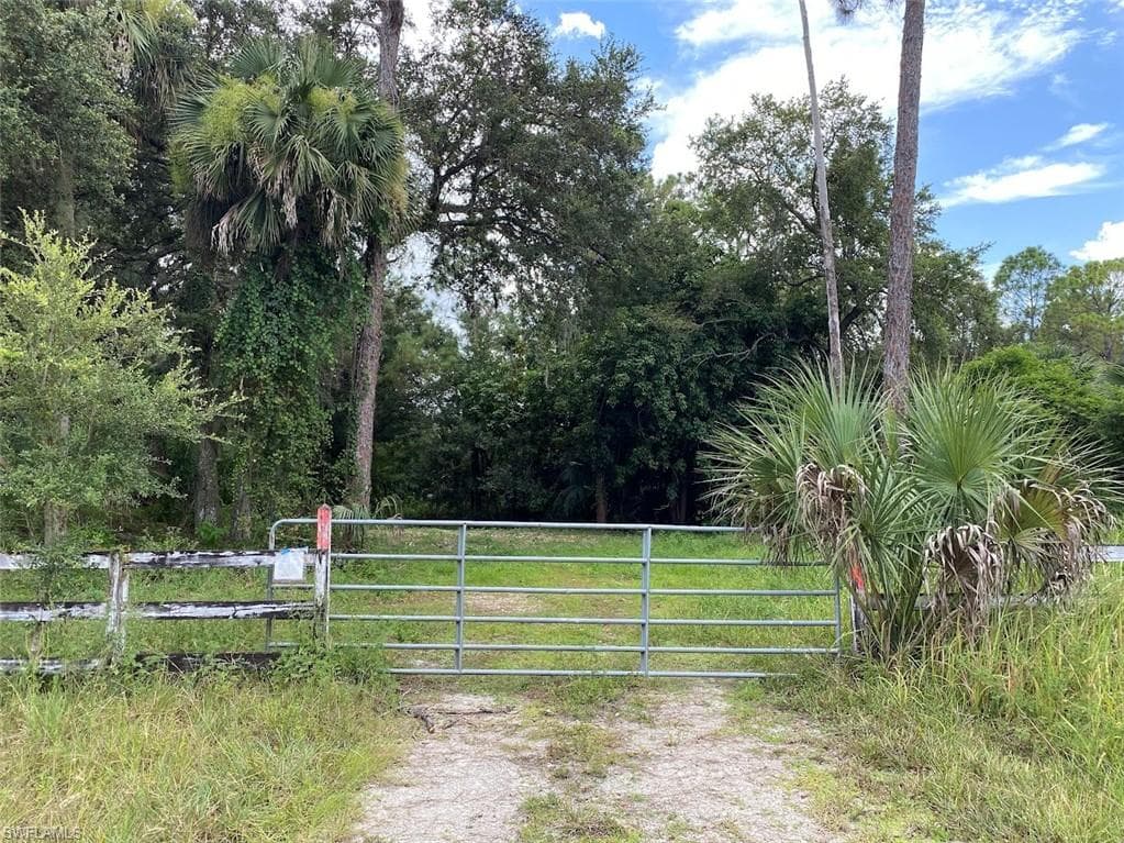 1841 Payne LN NORTH FORT MYERS, FL 33917