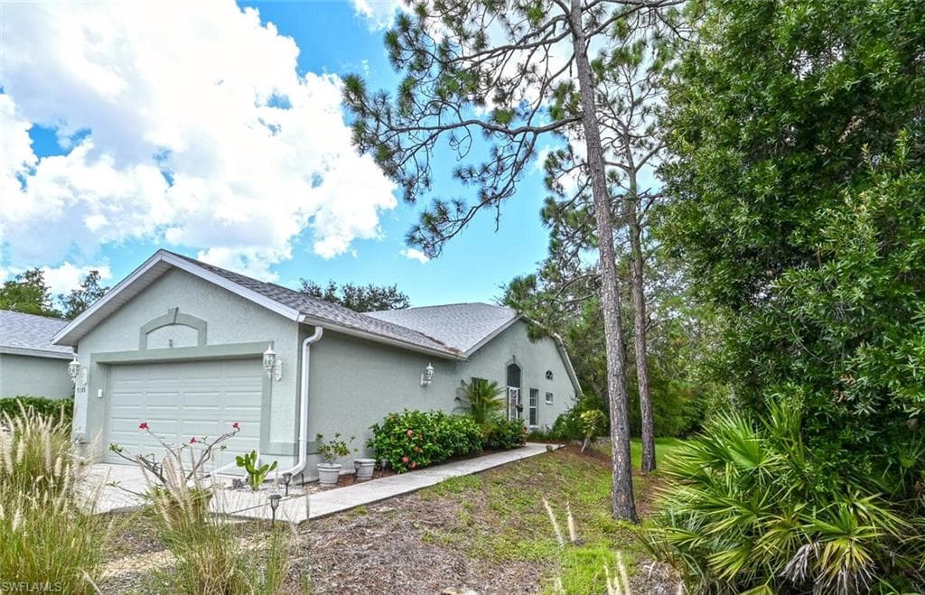 5355 Whitten DR 90 NAPLES, FL 34104