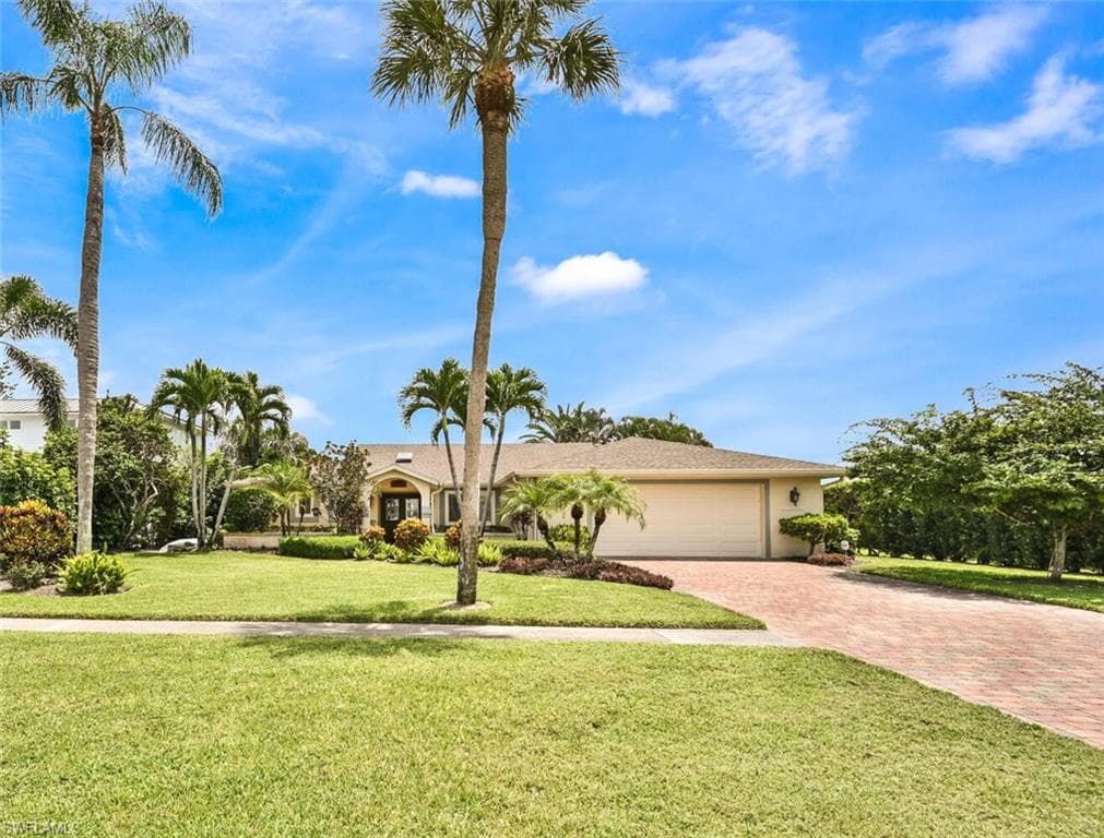 1310 Nottingham DR NAPLES, FL 34109