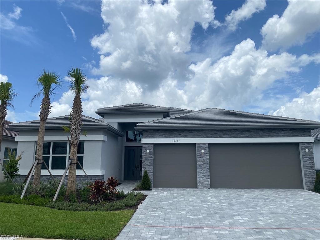 11675 Periwinkle DR NAPLES, FL 34120