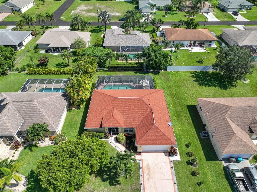 227 SE 27th TER CAPE CORAL, FL 33904
