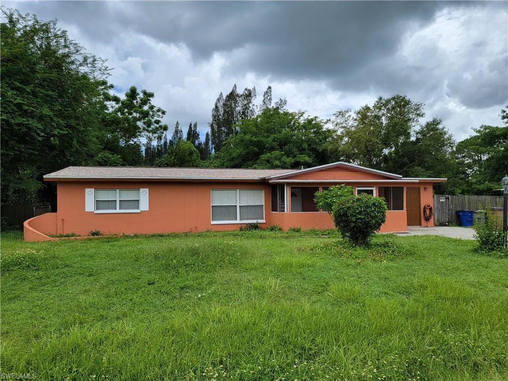 604 Arthur AVE LEHIGH ACRES, FL 33936
