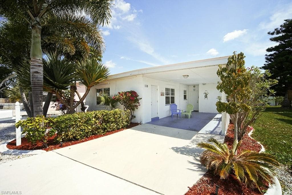 118 Fairweather LN FORT MYERS BEACH, FL 33931