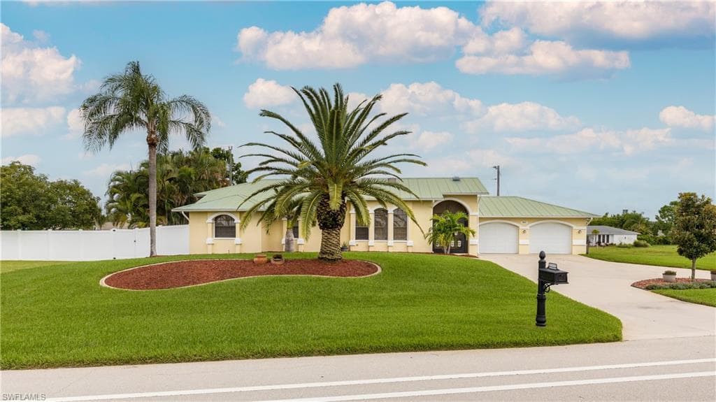1033 Archer PKWY E CAPE CORAL, FL 33904