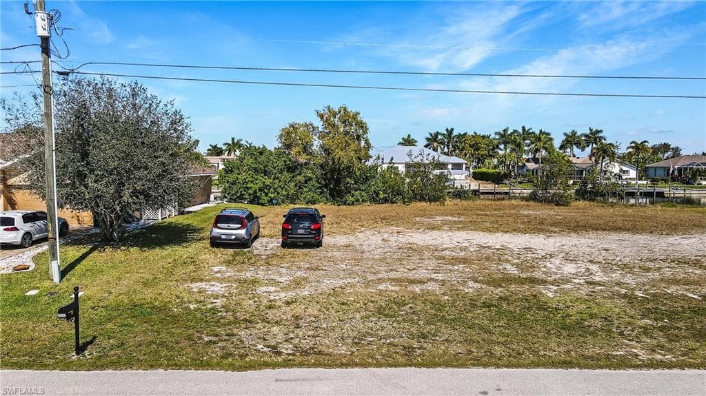 2621 SW 38th ST CAPE CORAL, FL 33914
