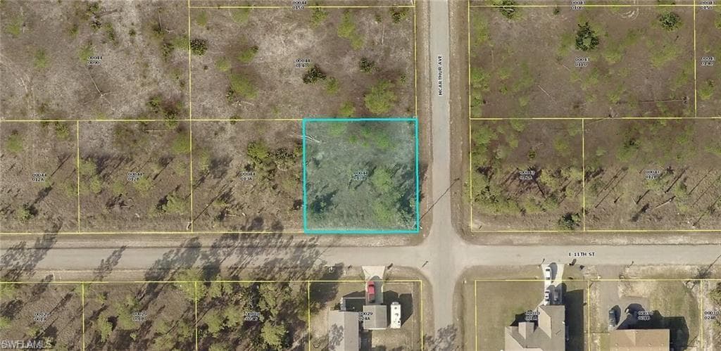 2707 E 11th ST LEHIGH ACRES, FL 33936