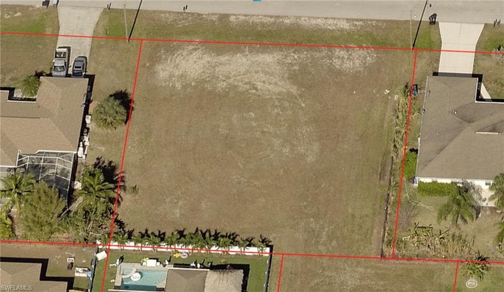 806 NE 44th LN CAPE CORAL, FL 33909