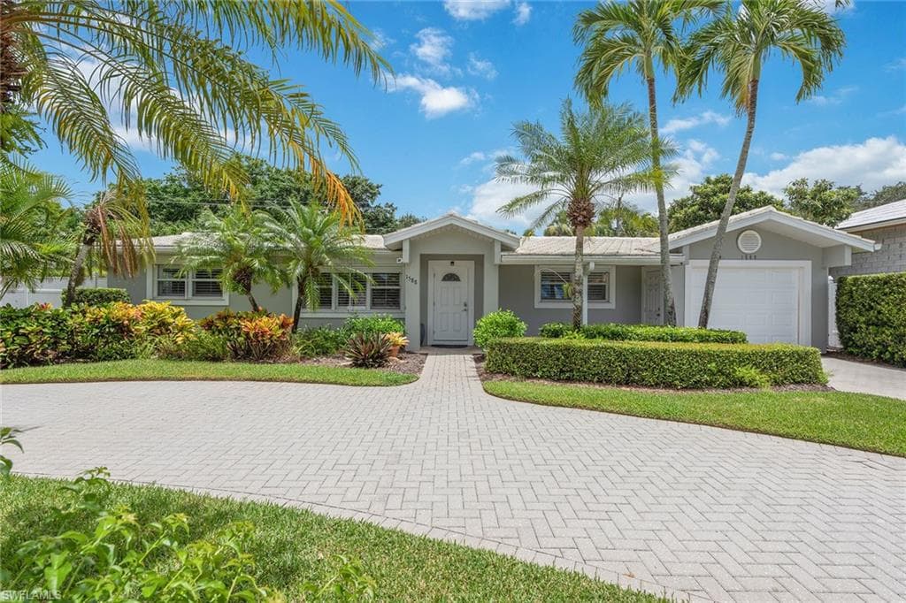 1588 Mandarin RD NAPLES, FL 34102