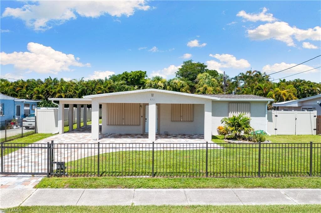 971 Orange Blossom LN NORTH FORT MYERS, FL 33903