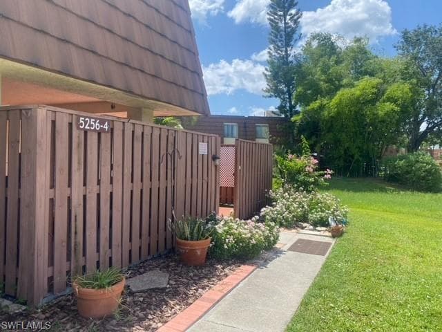 5256 Cedarbend DR 4 FORT MYERS, FL 33919